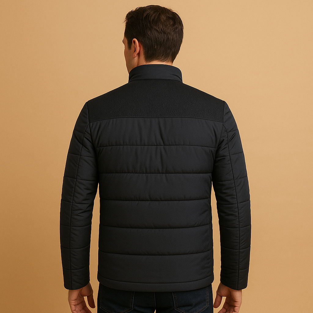 Men’s fleece jacket with high collar, zipper, and soft inner lining, perfect for everyday wear and outdoor activities.