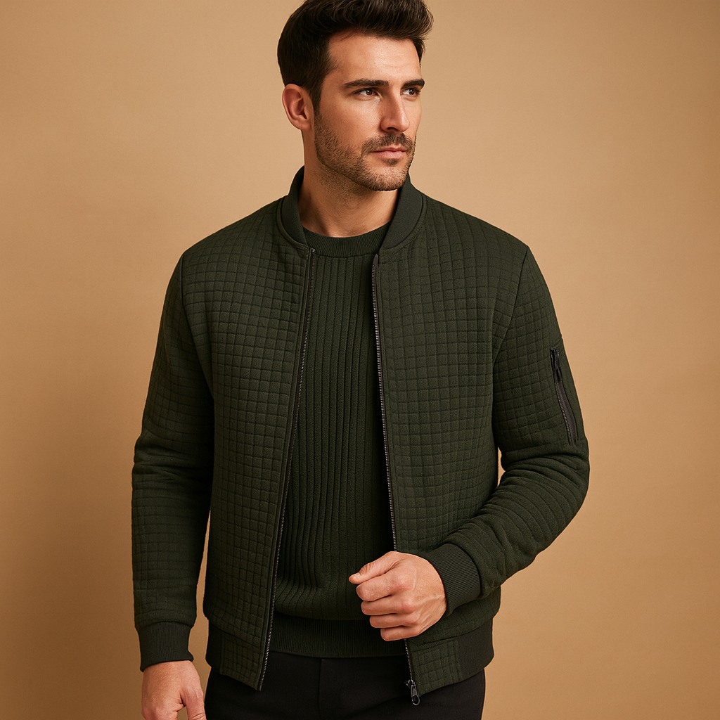 Men’s half-zip cable knit sweater with breathable fabric and a timeless regular-fit design, perfect for autumn and winter wear.