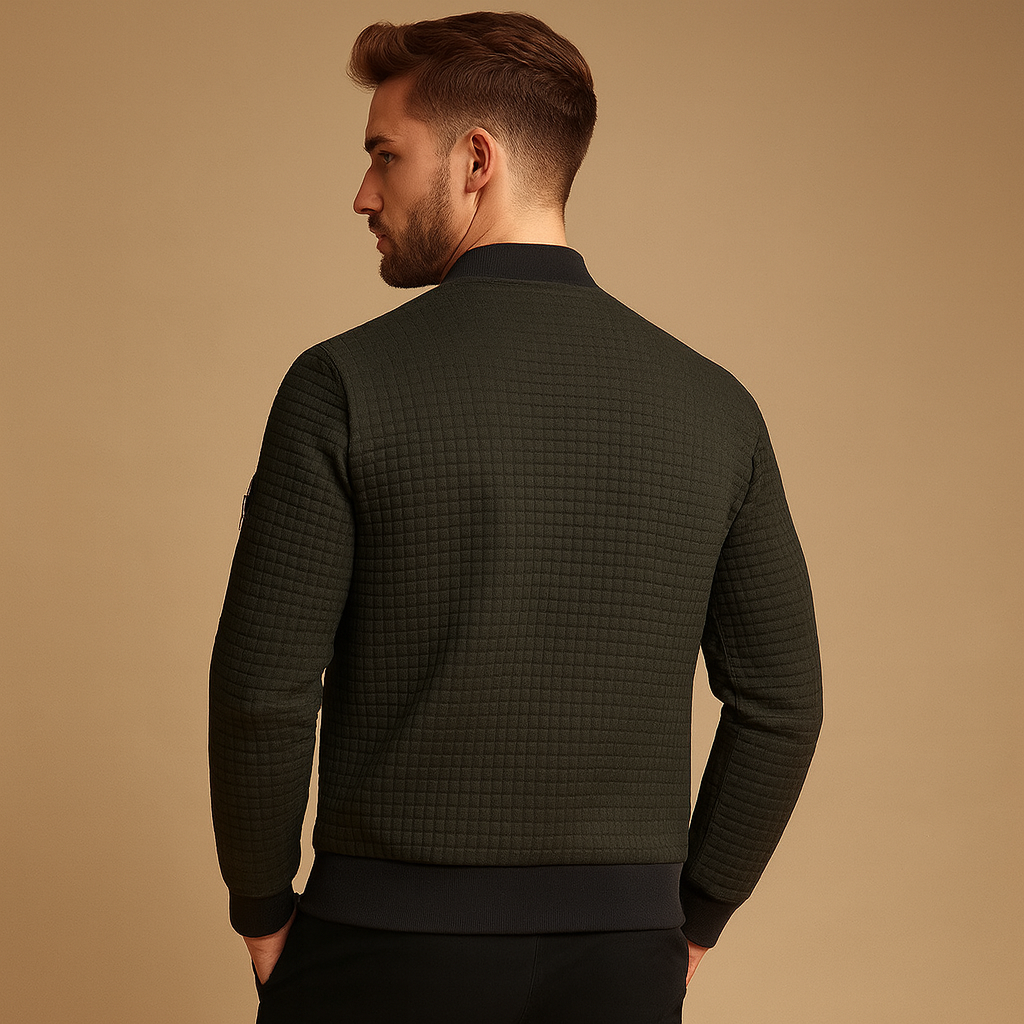 Men’s half-zip cable knit sweater with breathable fabric and a timeless regular-fit design, perfect for autumn and winter wear.