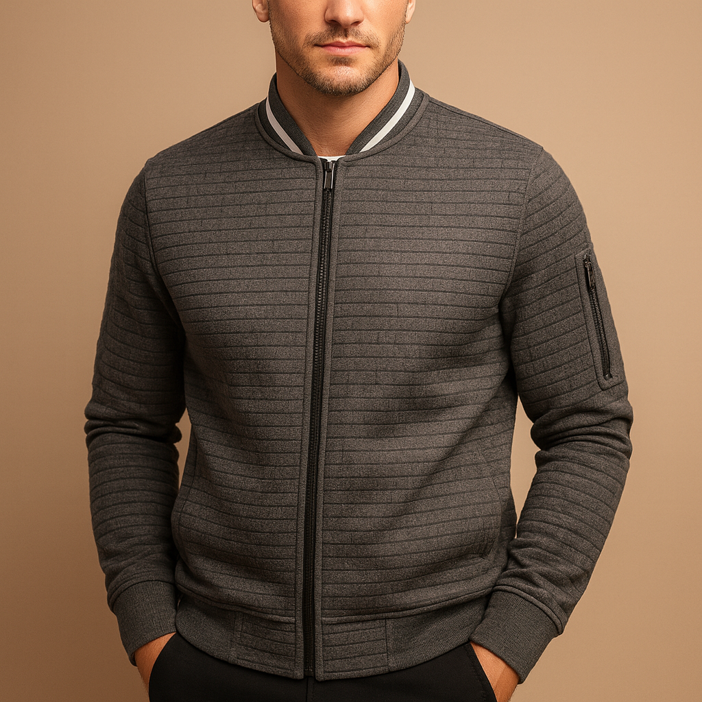 Men’s half-zip cable knit sweater with breathable fabric and a timeless regular-fit design, perfect for autumn and winter wear.