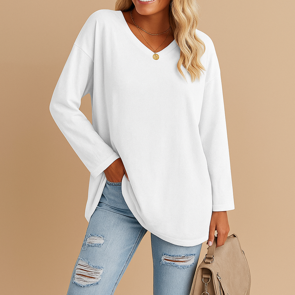 Women’s lightweight summer top with round neck and short sleeves, designed for comfort and effortless warm-weather style.