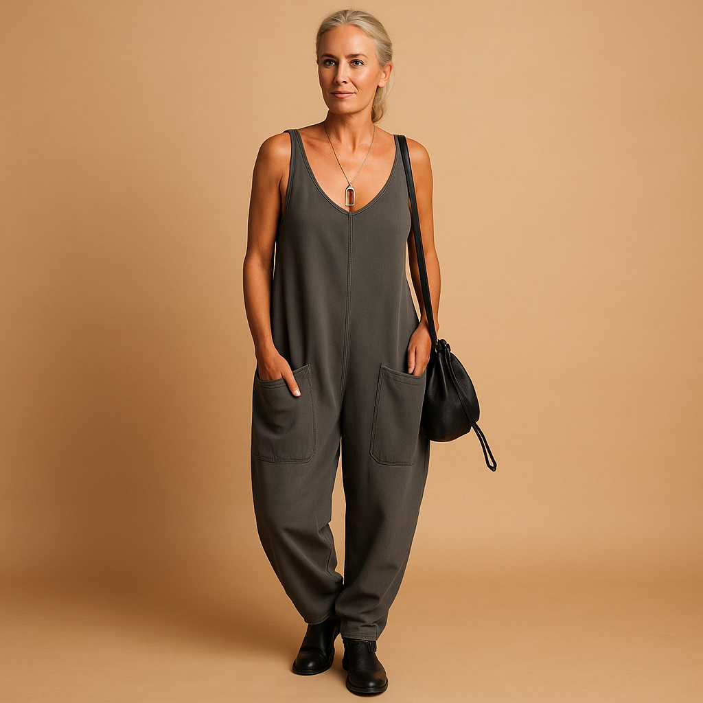 Loose summer dress for women with wide cut and lightweight breathable fabric, ideal for warm days, brunch, and casual summer outings.