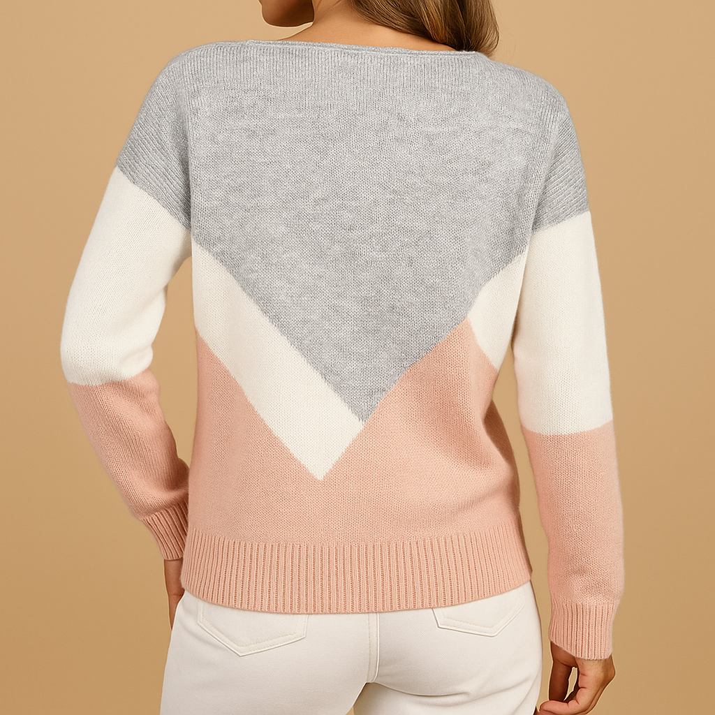 Relaxed knit sweater for women with soft knit texture and minimalist design, perfect for spring days, autumn walks, or cozy winter evenings at home.