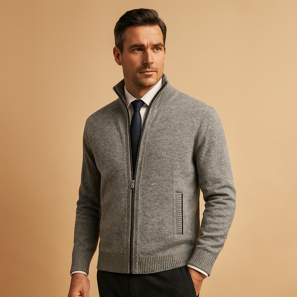 Men’s zipped cardigan in a modern design with warm, soft fabric. Perfect for casual, sporty, and everyday wear during autumn and winter.