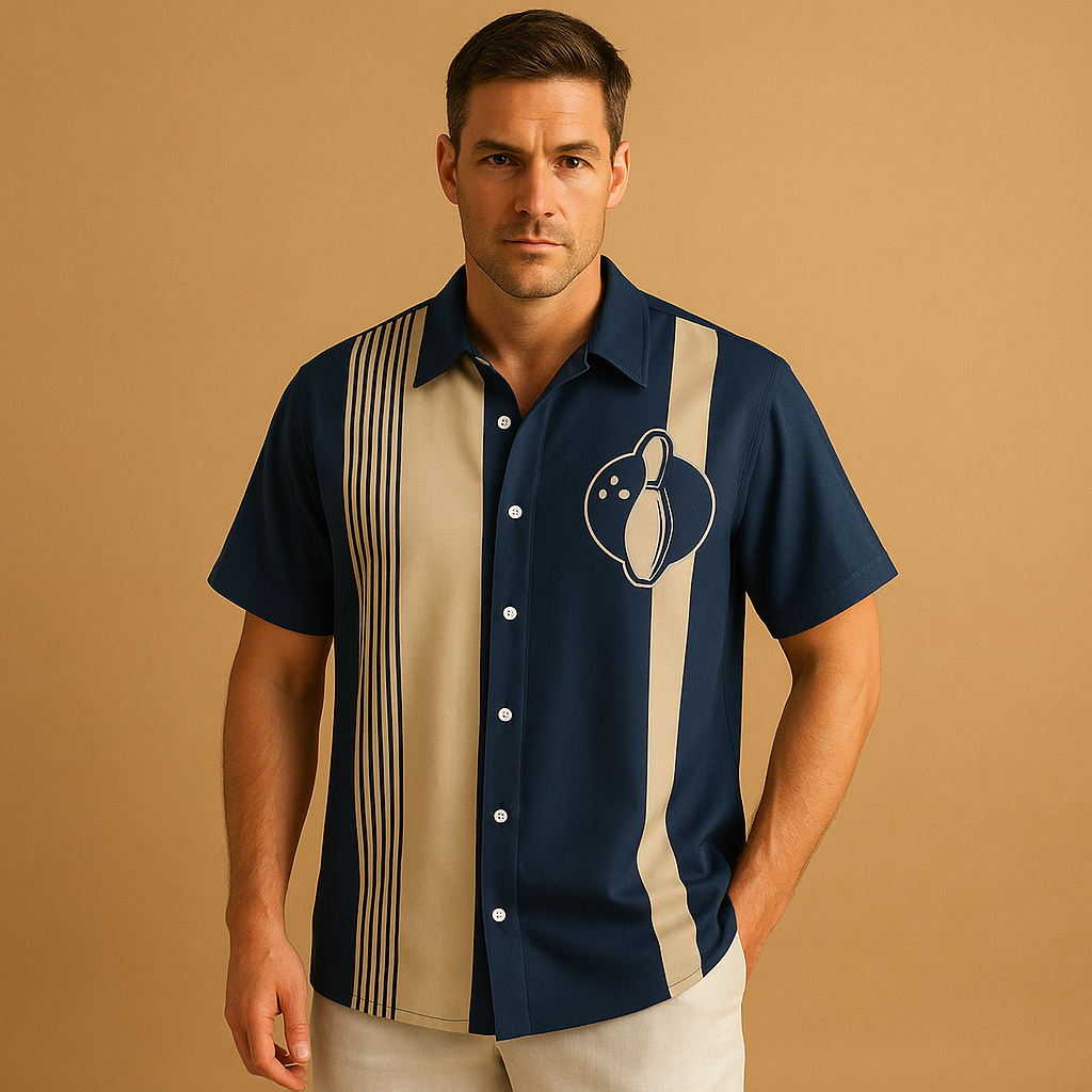 Marcus, a men’s polo shirt with bowling print and classic collar. Comfortable and breathable design, ideal for casual wear and sporty occasions.
