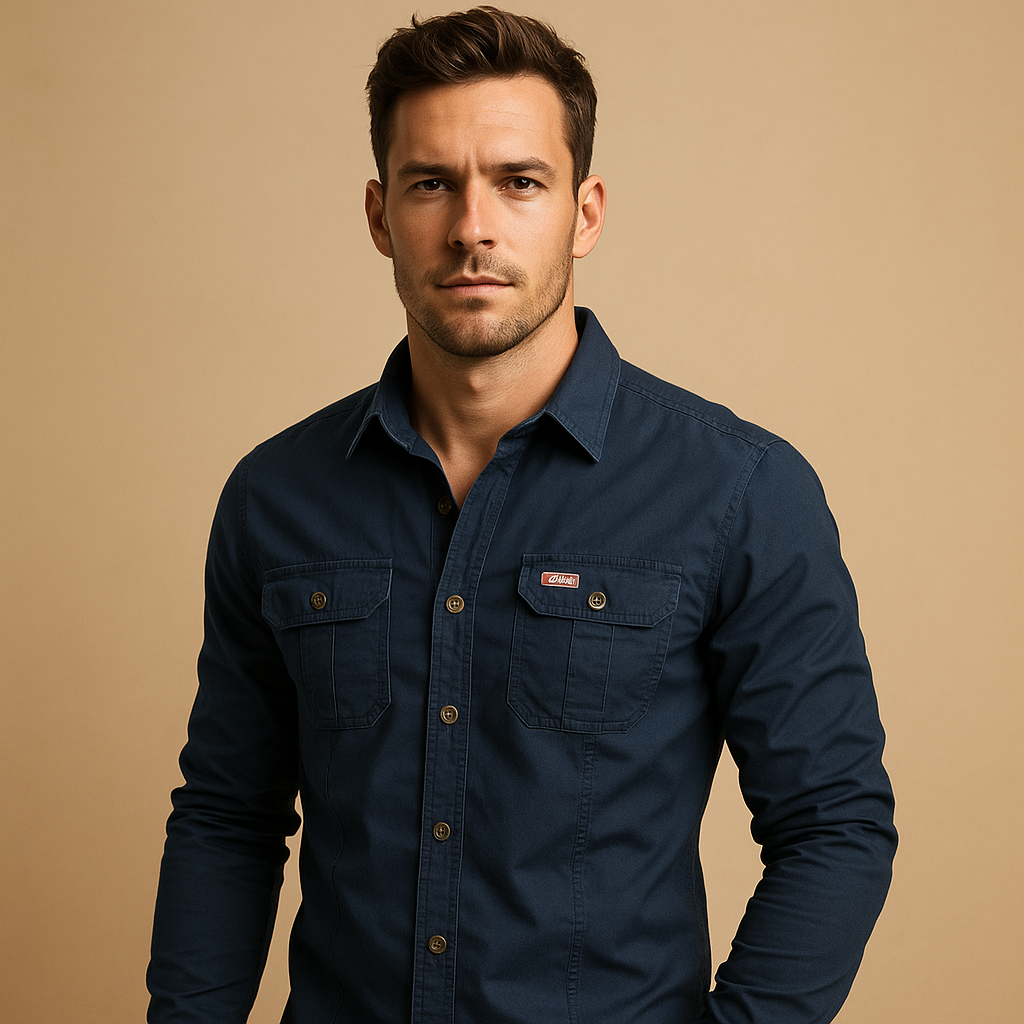 Men’s cargo cotton shirt with chest pockets and relaxed fit, perfect for casual wear and outdoor activities.