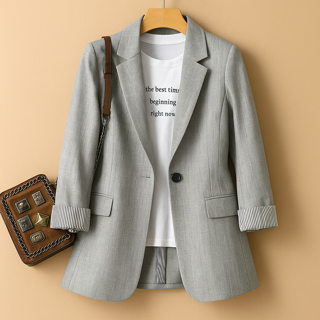 Casual tailored blazer for women with long sleeves, lightweight fabric and a flattering fit, suitable for work, daily wear and evening outfits.