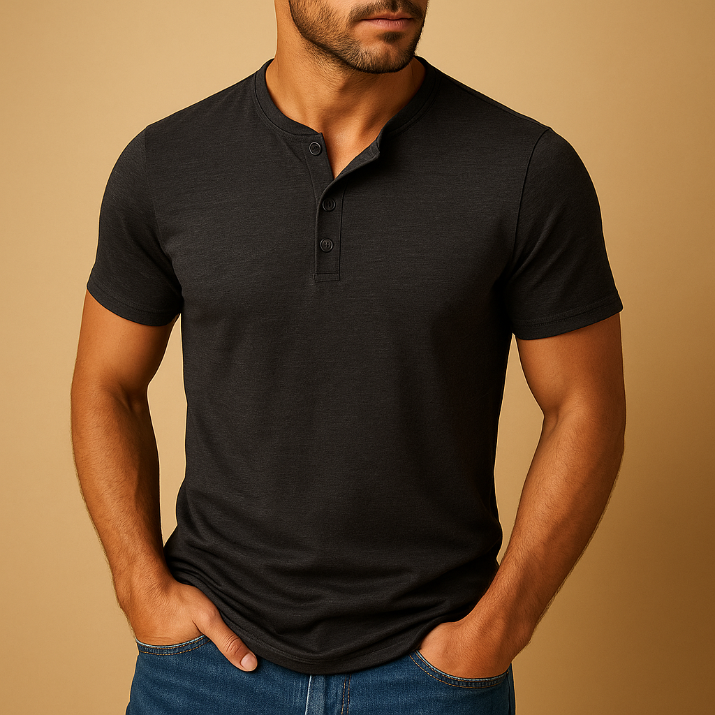 Men’s casual cotton t-shirt with regular fit, short sleeves, and classic crew neck, available in versatile colors for daily comfort.