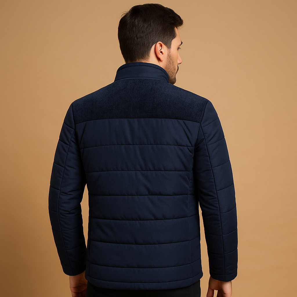 Men’s fleece jacket with high collar, zipper, and soft inner lining, perfect for everyday wear and outdoor activities.