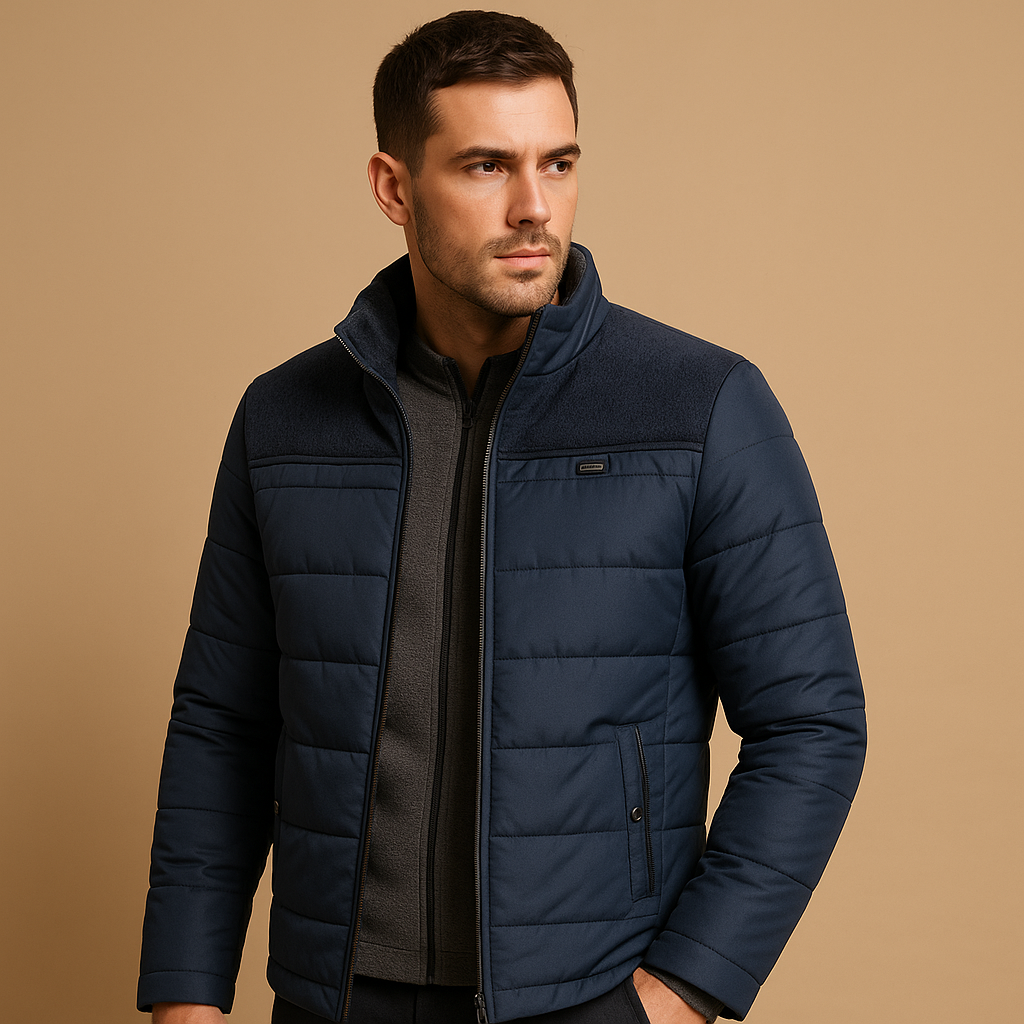 Men’s fleece jacket with high collar, zipper, and soft inner lining, perfect for everyday wear and outdoor activities.