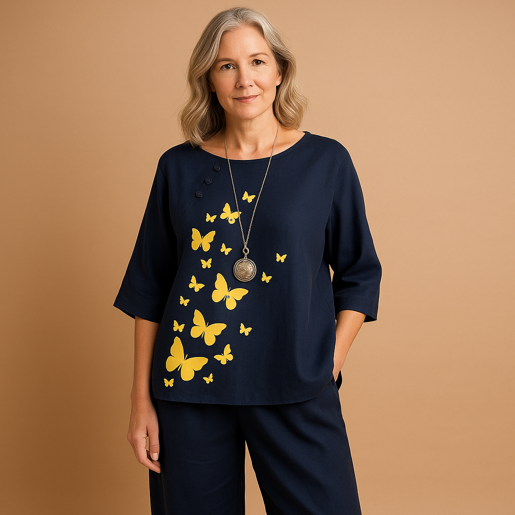 Women’s light two-piece spring and summer set with loose fit and elegant design, perfect for casual days and warm evenings.