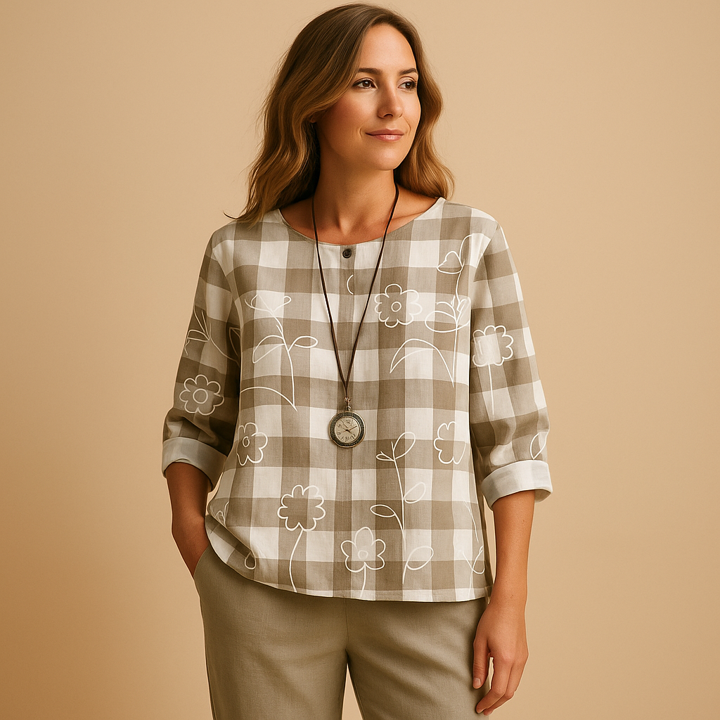 Women’s light two-piece spring and summer set with loose fit and elegant design, perfect for casual days and warm evenings.