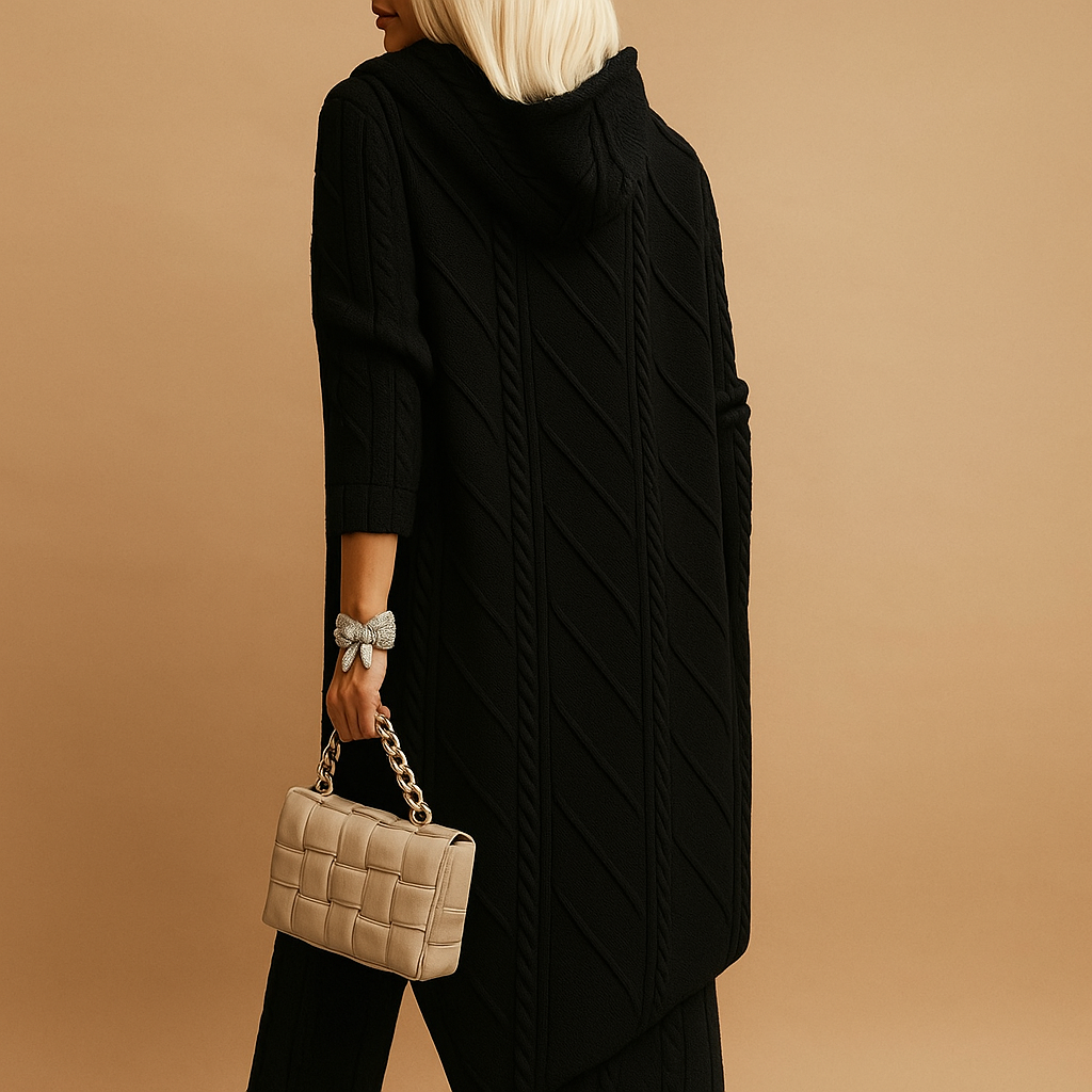 Women’s lightweight streetwear jacket with hood in black or khaki. Relaxed fit with zipper closure, breathable sleeves, and urban casual-chic design.