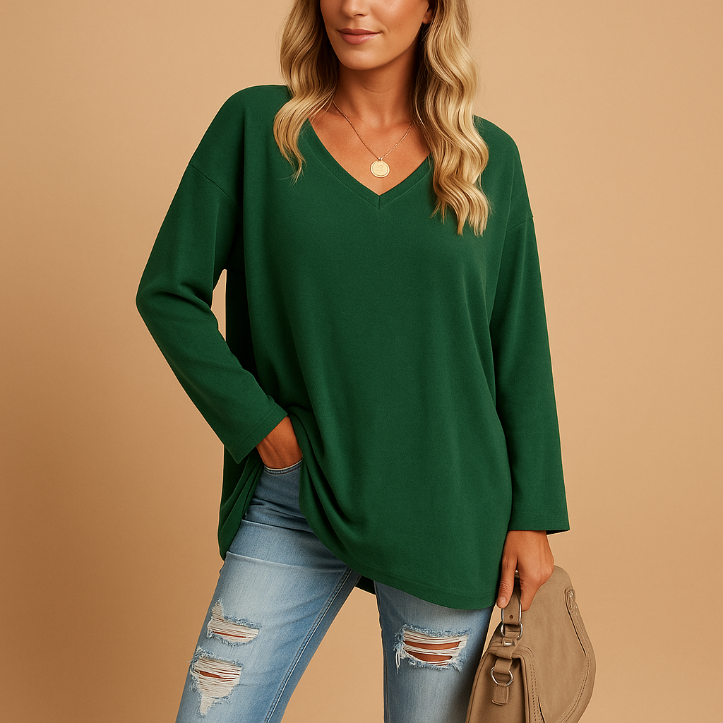 Women’s lightweight summer top with round neck and short sleeves, designed for comfort and effortless warm-weather style.