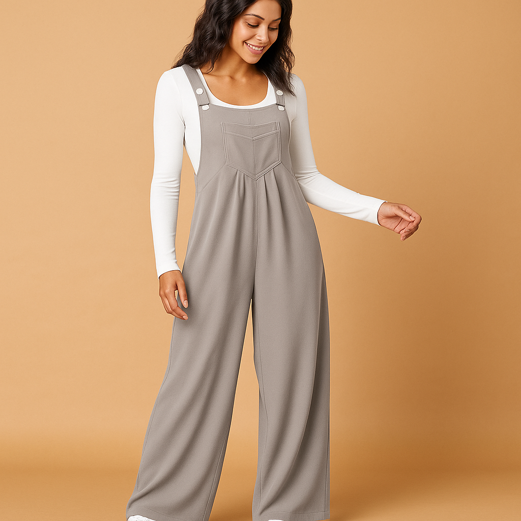 Sleeveless casual jumpsuit for women with gathered design and functional pockets, perfect for everyday comfort and effortless style.
