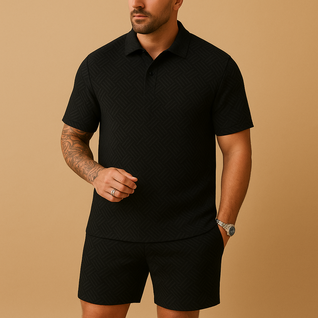 Fashionable summer set for men with polo shirt and shorts, ideal for beach days, holidays, and casual summer outfits.